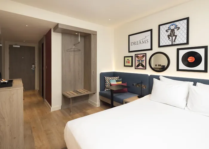 Hampton By Hilton London City